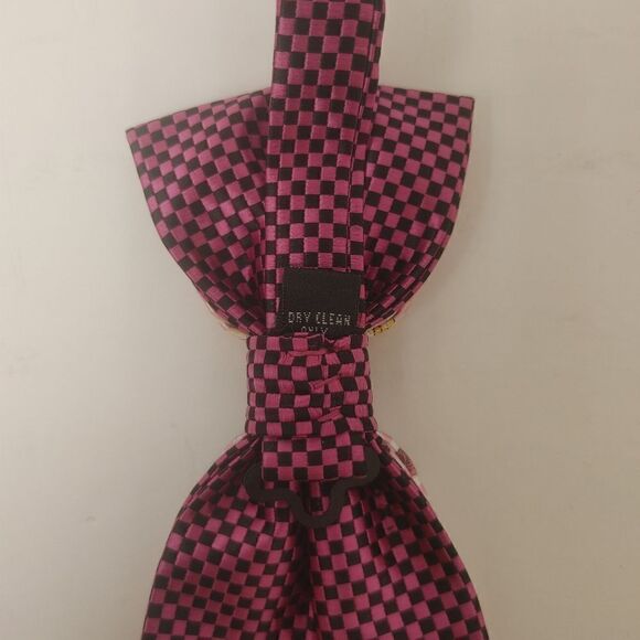 ROBERT LEWIS MEN'S BOWTIE AND POCKET SQUARE SET. - Picture 3 of 4